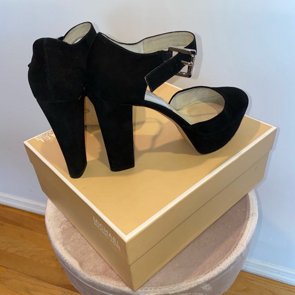 Michael Kors black suede pump/sandal